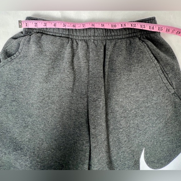 Lot of two Nike Sportswear Club Fleece shorts Size Medium - Picture 4 of 16